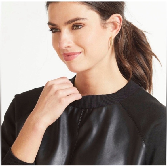 Evereve Kat Vegan Leather Front Swetashirt Black Raglan Pullover Top Size Small - Picture 2 of 16